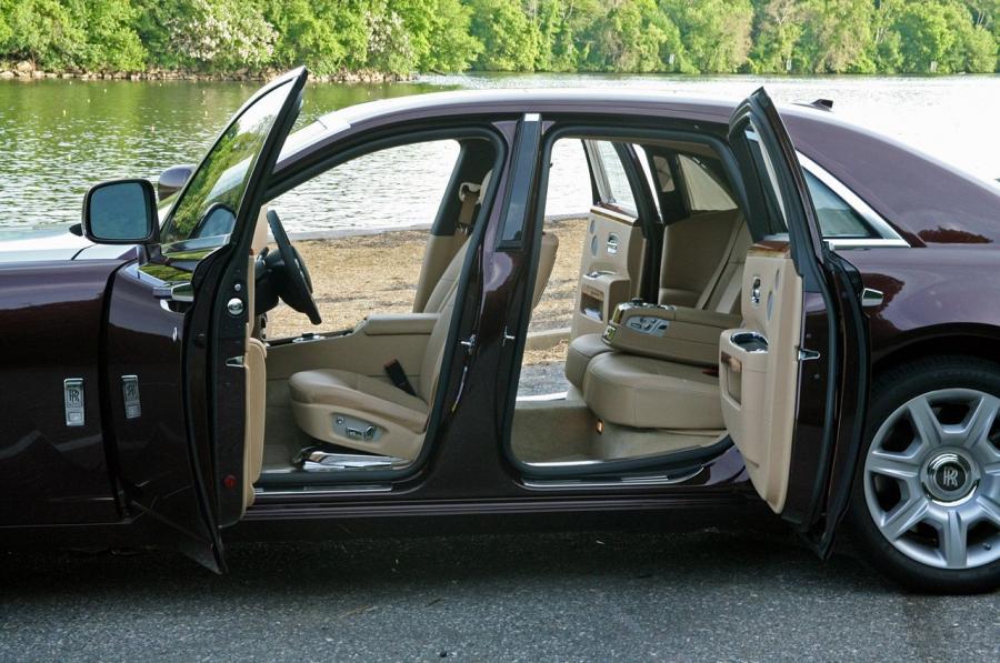  Rolls-Royce Ghost 2009 года  (фото 72 из 106)